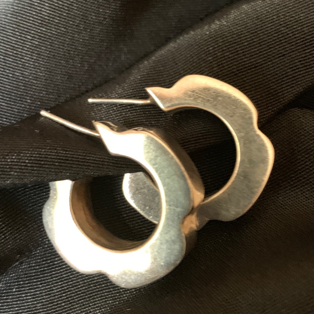 Vintage Scalloped Silver Hoop Earrings